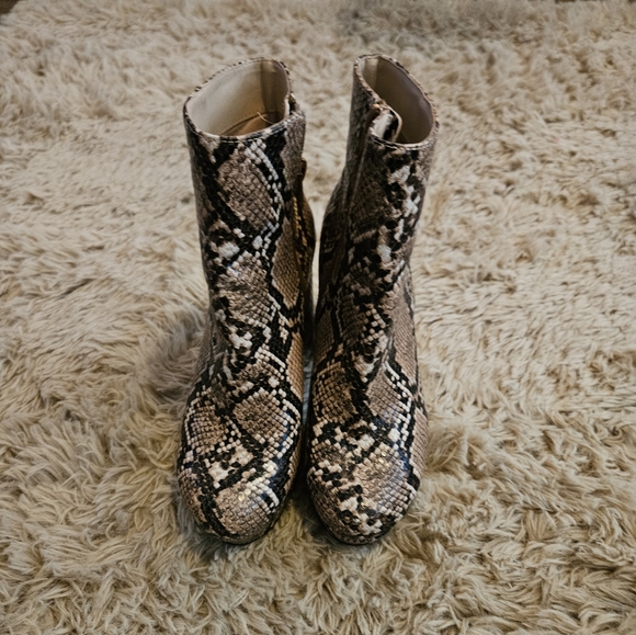 Steve Madden snake skin booties - Picture 2 of 6